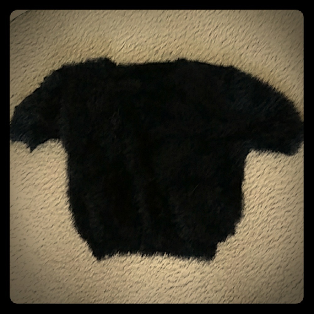 Black fuzzy T cute and NOT croped